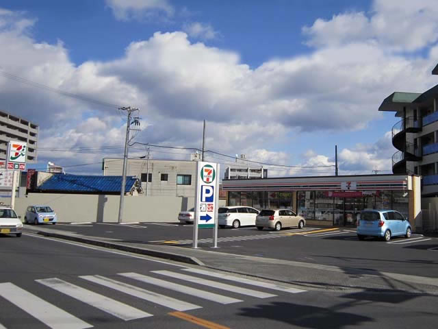 セブン-イレブン 大和高田三倉堂南店様